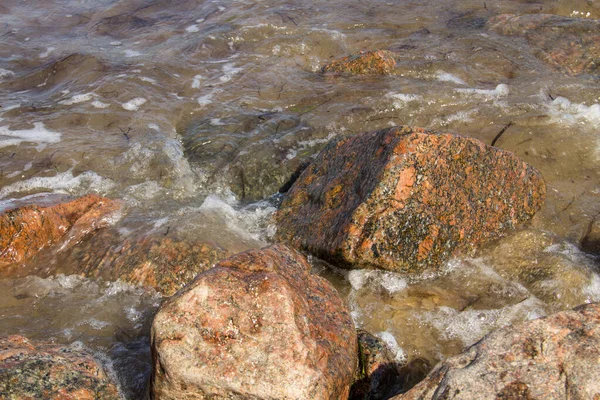 Meereswellen Plätschern Über Felsen — Stockfoto