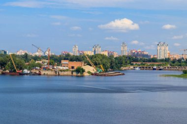 Kiev, Ukrayna 'daki nehir kargo limanı