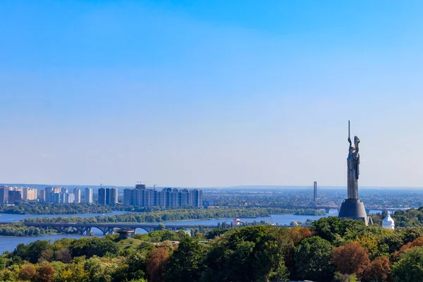 Widok Pomnik Ojczyzny Dniepru Rzeki Kijowie Ukraina Kijowski Krajobraz Miasta — Zdjęcie stockowe
