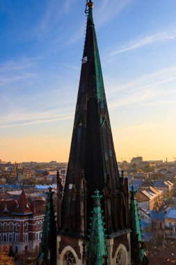 Aziz Kilisesi 'nin çan kulesinden Lviv şehri manzarası. Olha ve Elizabeth. Lvov şehri, Ukrayna
