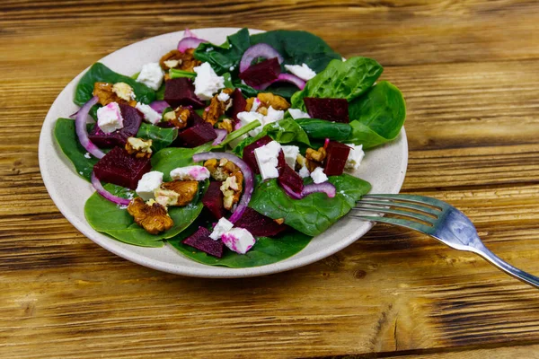 Lekkere Spinazie Salade Met Gekookte Biet Feta Kaas Walnoot Rode — Stockfoto