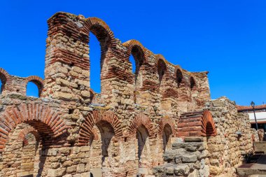 Bulgaristan 'ın Nessebar kentindeki Eski Piskopos olarak da bilinen Bizans Aziz Sophia Kilisesi. UNESCO Dünya Mirası Alanı