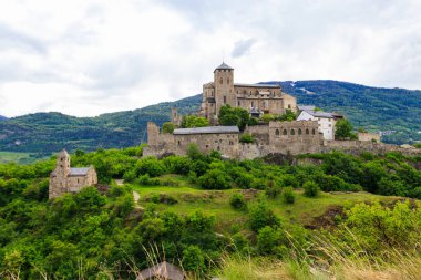 İsviçre, Sion 'daki Valere Bazilikası manzarası