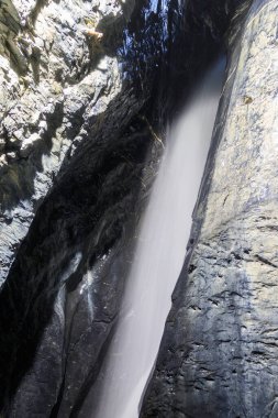 Trummelbach Şelaleleri, İsviçre 'nin Lauterbrunnen kentindeki dağın içinde buzulla beslenen 10 şelaleden oluşan bir seridir.