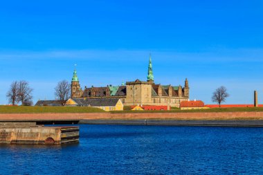 Helsingor (Elsinore), Danimarka 'da Kronborg Kalesi ve Öresund Boğazı