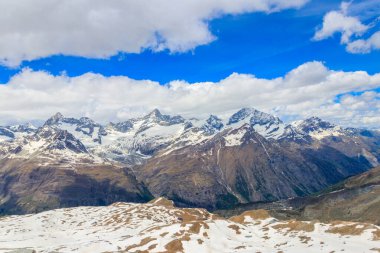 İsviçre, Zermatt yakınlarında Gornergrat 'tan Pennine Alpleri' nin görüntüsü