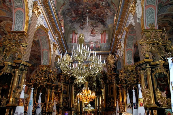Інтер'єр стародавньої церкви у Львові — стокове фото