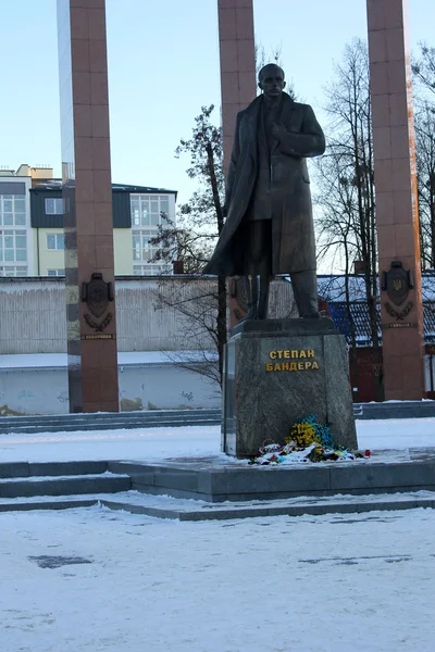 Monument à Stepan Bandera à Lviv — Photo