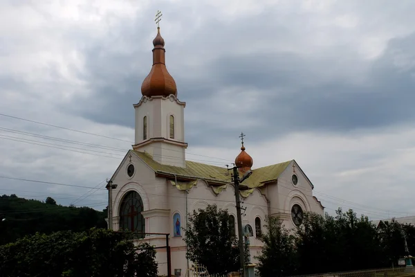 Церква на Закарпатті — стокове фото