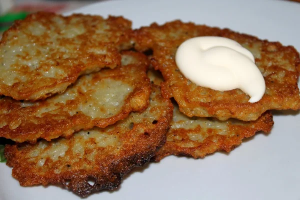Ukrainian dish potato pancakes — Stock Photo, Image