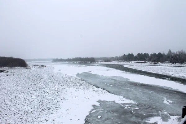 Rivière dans les Carpates — Photo