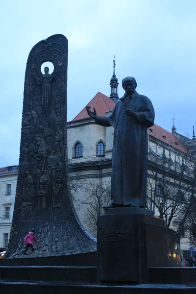 Monument till poeten Taras Sjevtjenko i Lviv — Stockfoto