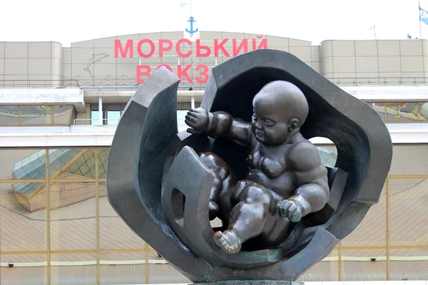 Sculptuur van de gouden kind in Odessa — Stockfoto