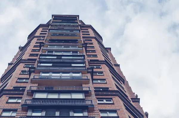 Çok öykülü ile yeni daire bina