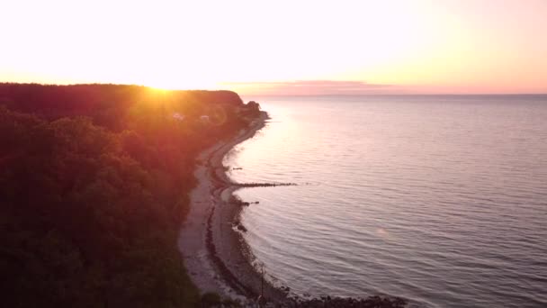 Vackert Landskap Danmark Med Blått Vatten Fyr Strand Och Skogselement — Stockvideo