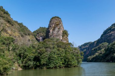 Dünya jeolojisi ve Danxia toprak formuna sahip dağlar