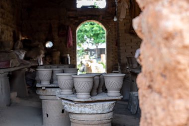 Geleneksel çömlek fabrikasının çevresi