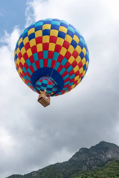 Close Hot Air Balloons Red Yellow Blue Patches Mountain — Stock Photo, Image