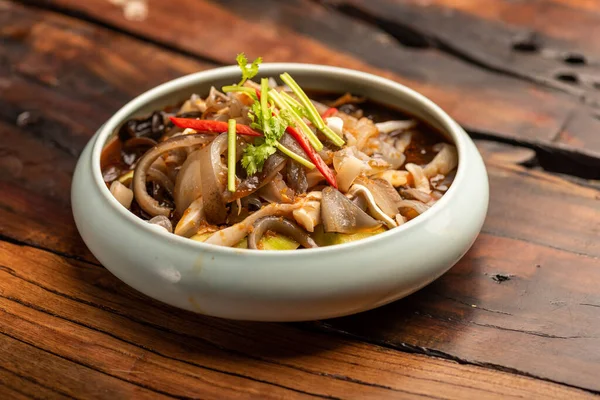 Traditional Chinese banquet dishes, cold noodles