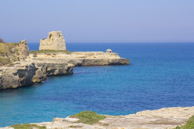 : Salento waterfront doğal kayalık uçurumlarda