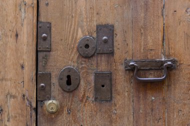 eski kilit kapı