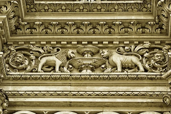 Lecce, detalhe barroco igreja da Santa Cruz — Fotografia de Stock