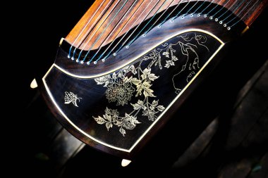 Ulusal müzik aleti Guzheng 'in kısmi yakın çekimi
