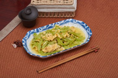 Klasik Çin Tarifi Acı Kabak Yumurtası