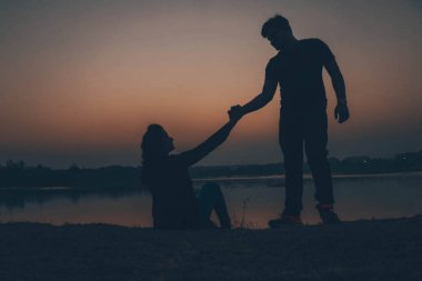 Güzel Aşk Silueti. Romantik Fotoğrafçılık