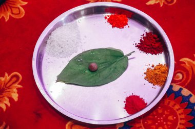  Geleneksel Hindu Tabağı düğün ritüelleri için. Hindu Düğün Ritüelleri ve Törenleri. Hint Kültürü.