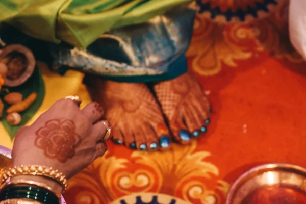 Rituelen Met Benen Van Bruid Indiase Bruiloft Rituelen Hindoeïsme Religie — Stockfoto