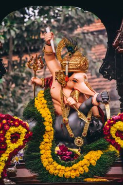 Kavgalarda Tanrı Ganesha. Ganpati. Hinduizm Tanrı.