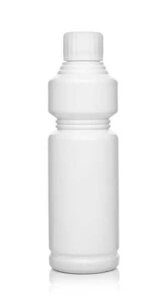 Witte plastic fles geïsoleerd op witte achtergrond. — Stockfoto