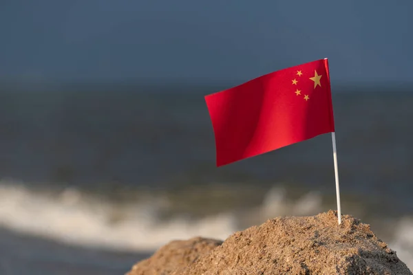 Государственный Флаг Китая Морском Фоне Отпуск Китайской Народной Республике Пляже — стоковое фото