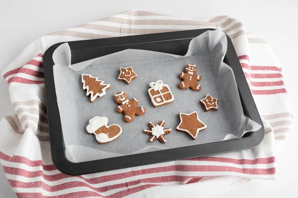 Gingerbread Christmas Cookies Glazed Sugar Icing Baking Sheet Traditional Baking — Stock Photo, Image