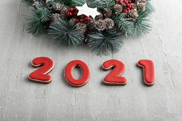 Новим Роком 2021 Червоне Імбирне Печиво Веселе Різдвяне Тло — стокове фото