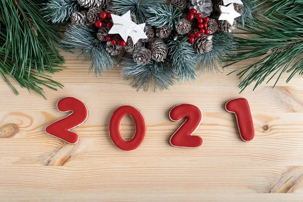 Inscrição Gengibre Com Esmalte Vermelho 2021 Grinalda Natal Decoração Feriados — Fotografia de Stock