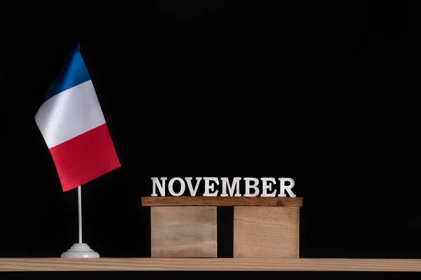 Ξύλινο Ημερολόγιο Νοεμβρίου Γαλλική Σημαία Μαύρο Φόντο Διακοπές Στη Γαλλία — Φωτογραφία Αρχείου