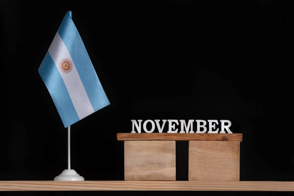 Trä Kalender November Med Argentinsk Flagga Svart Bakgrund Datum För — Stockfoto