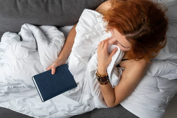 Resting Woman Young Ginger Girl Sofa Blanket Reads Book Top — Stock Photo, Image