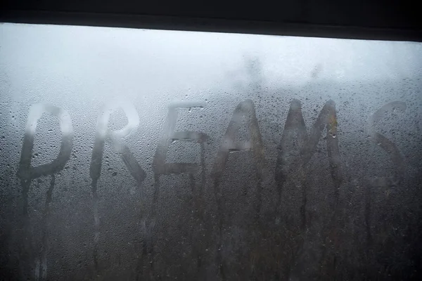 Помилкове Скло Написом Dreams Мотиваційне Написання Вікні — стокове фото