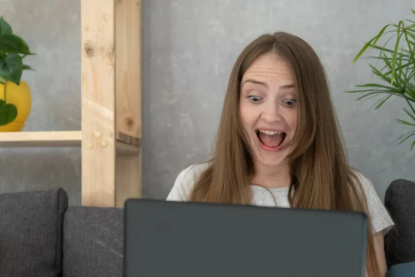 Very Happy Surprised Woman Laptop Woman Rejoices Sitting Laptop Unexpected — Stock Photo, Image