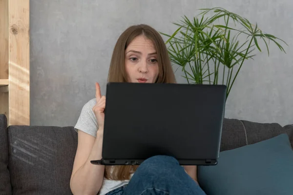 Young Woman Laptop Came Interesting Idea Freelancer Works Home Young — Stock Photo, Image