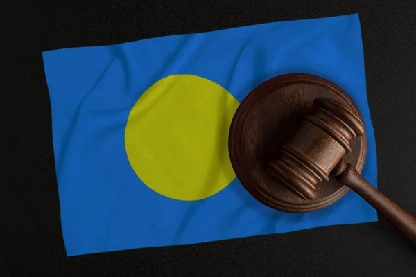 Судьи Бьют Молотком Флагом Палау Закон Справедливость Конституционное Право — стоковое фото