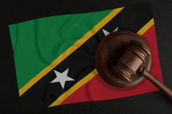 Sędziowie Młotkiem Flagą Saint Kitts Nevis Prawo Sprawiedliwość Prawo Konstytucyjne — Zdjęcie stockowe