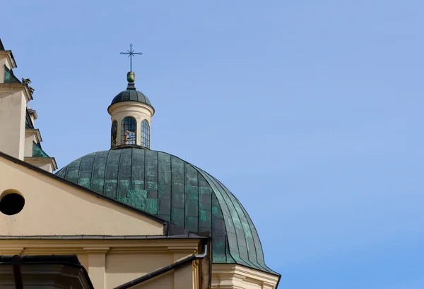 Купол храма Успения Пресвятой Богородицы (лат. Львов — стоковое фото