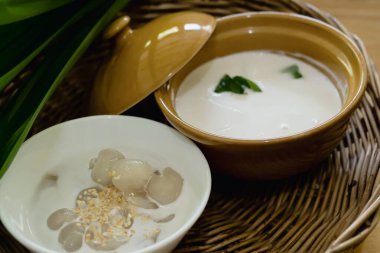 Longan 'lı tatlı pilav - Tayland geleneksel favori tatlısı