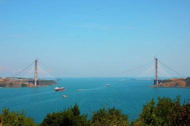 Avrupa ve Asya, boğaz arasında köprü