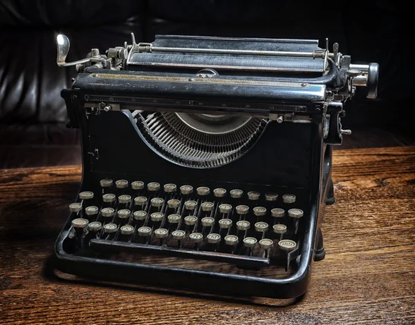 Černá historický psací stroj — Stock fotografie