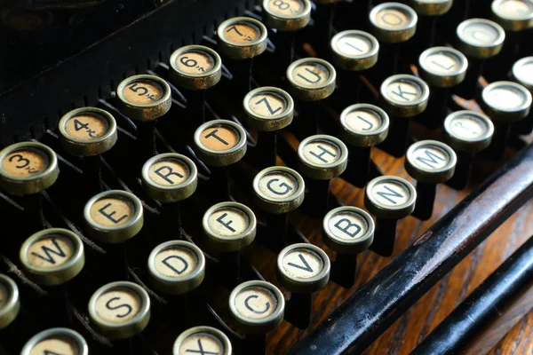 Checo detalhe teclado máquina de escrever — Fotografia de Stock